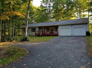 8120 Charlevoix View Dr, Charlevoix, MI 49720