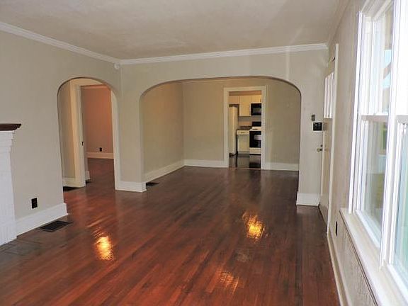 2nd image of 900 Johnson Ave