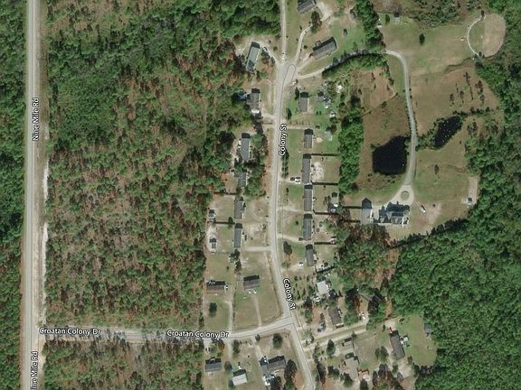 Apartment is to the left of circular driveway. My home is below the circle. Two ponds (with Bass, Catfish & Bluegill