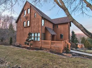 402 E Main St, Dalton, PA 18414