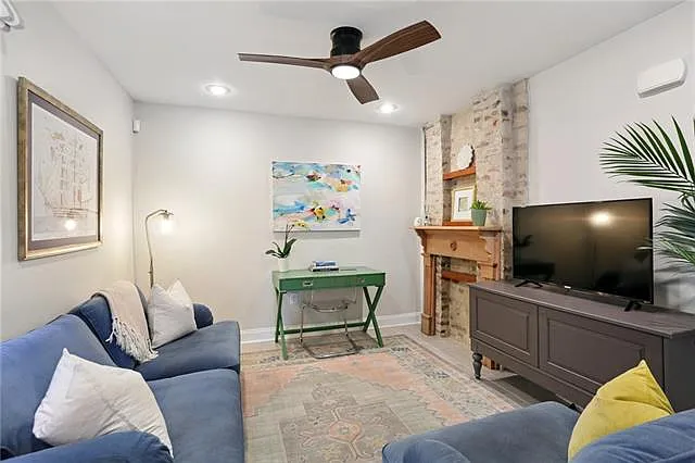2 bed, 2.0 bath, 792 sqft, $2,200 — Photo 3