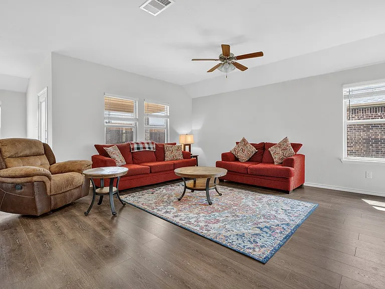 917 Dewy Glen Ln — Photo 8