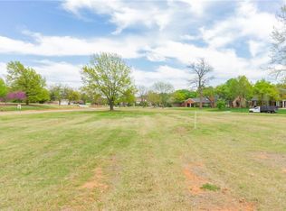 1700 Bedford Dr, Nichols Hills, OK 73116