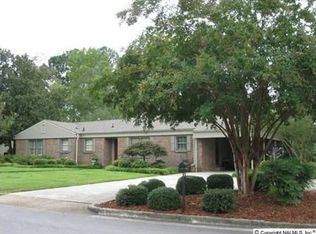 2111 Woodmont Dr SE, Decatur, AL 35601