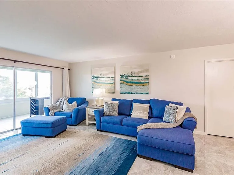 1200 E Peppertree Ln #206 — Photo 3