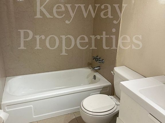 5th image of 2913 Muriel St NE #1