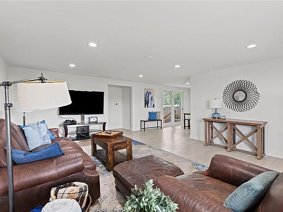 5th image of 3003 E 171st St