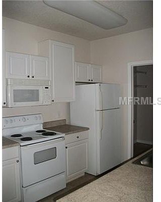 2nd image of 3008 Hemingway Cir