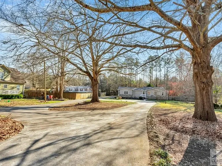 155 Dwight Rd — Photo 4