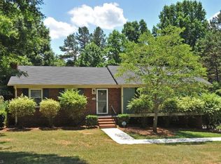 1463 Woodside Dr, Winston Salem, NC 27106