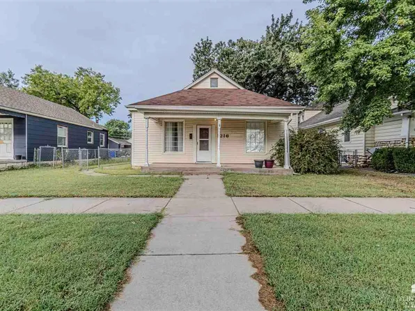 1216 N Adams St, Junction City, KS 66441