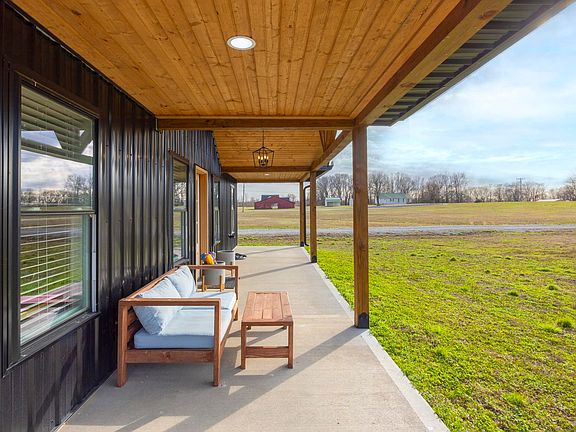 4th image of 154 N Old Military Rd