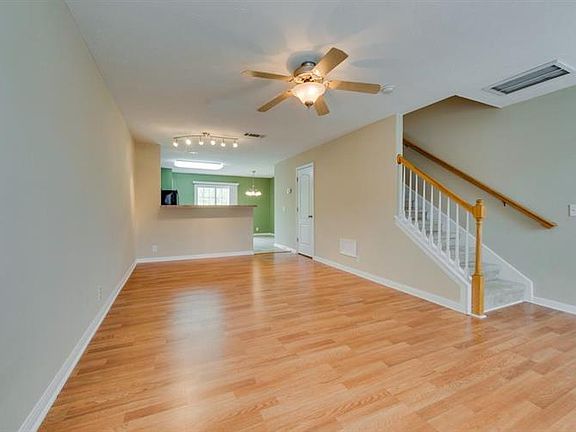 4th image of 216 Stewarts Landing Cir