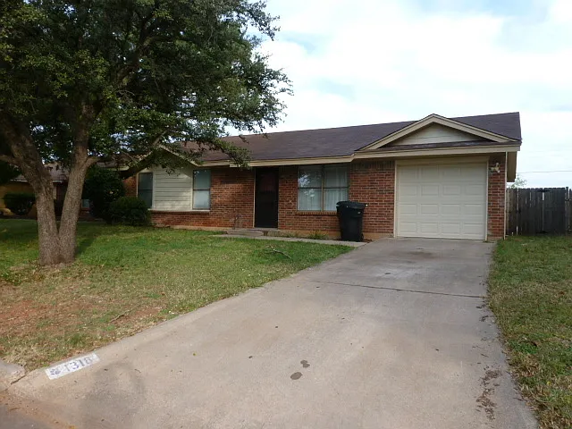 1318 Baylor — Photo 2