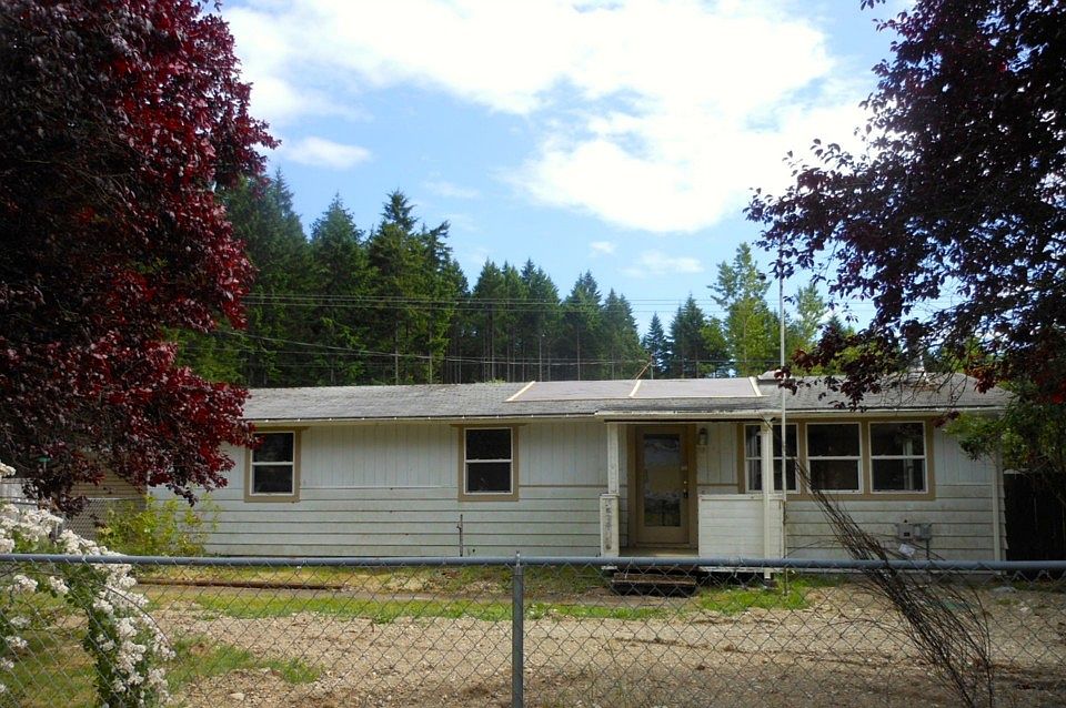 1st image of 636 SW Marion Dr