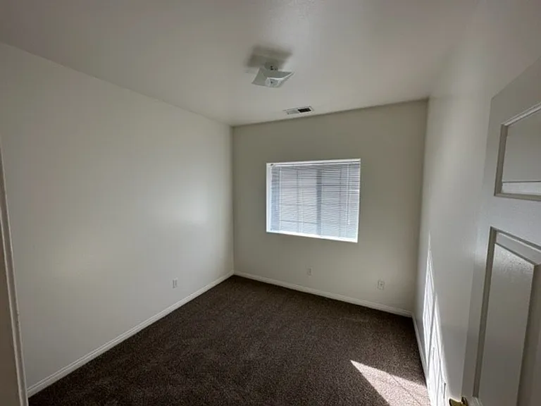 567 Yellow Meadow Ct — Photo 12