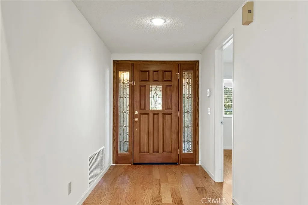 2 bed, 2.0 bath, 1612 sqft, $2,300 — Photo 4