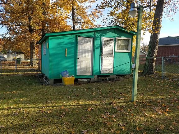 4th image of 132 Southgate Dr