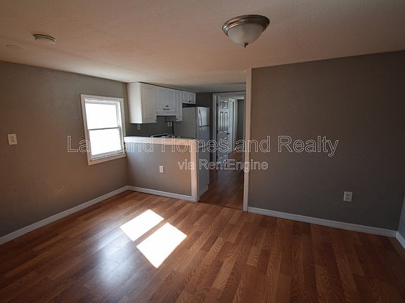4th image of 1060 E Wabash St #2