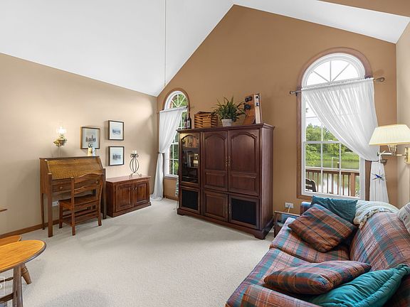 3rd image of 2042 Waterford Ln