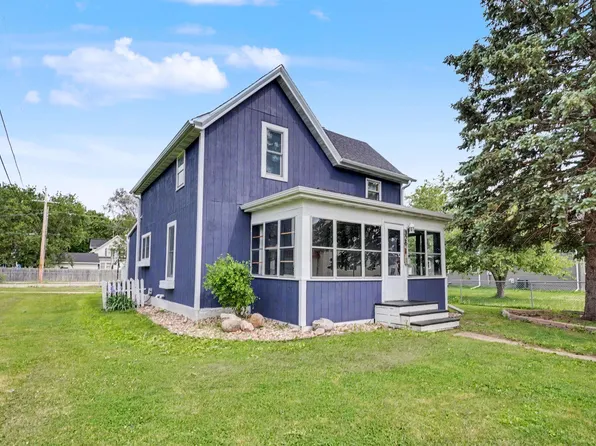 326 2nd St, Dike, IA 50624