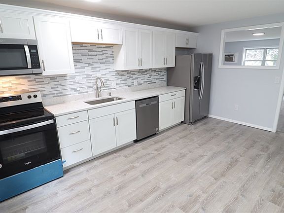 2nd image of 127 Litchfield Pines Dr APT B