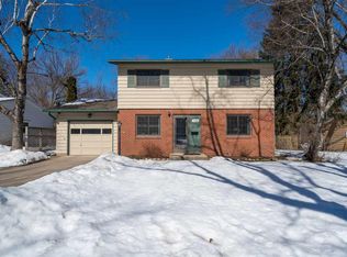 5930 Mayhill Dr, Madison, WI 53711