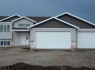 4915 Hudson St, Bismarck, ND 58503