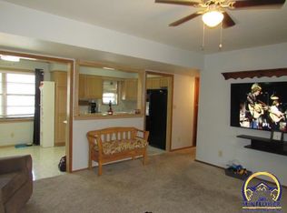 5468 SW 12th Ter APT 1, Topeka, KS 66604