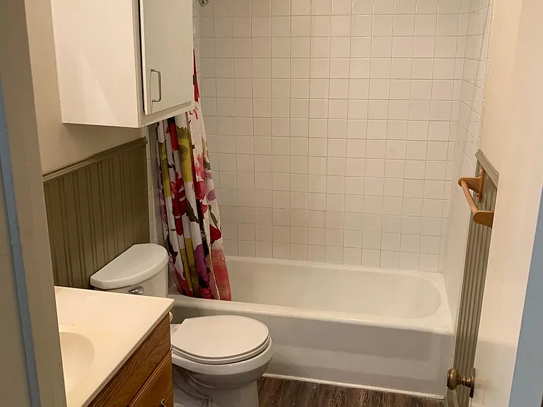2518 N Carroll Blvd — Photo 5