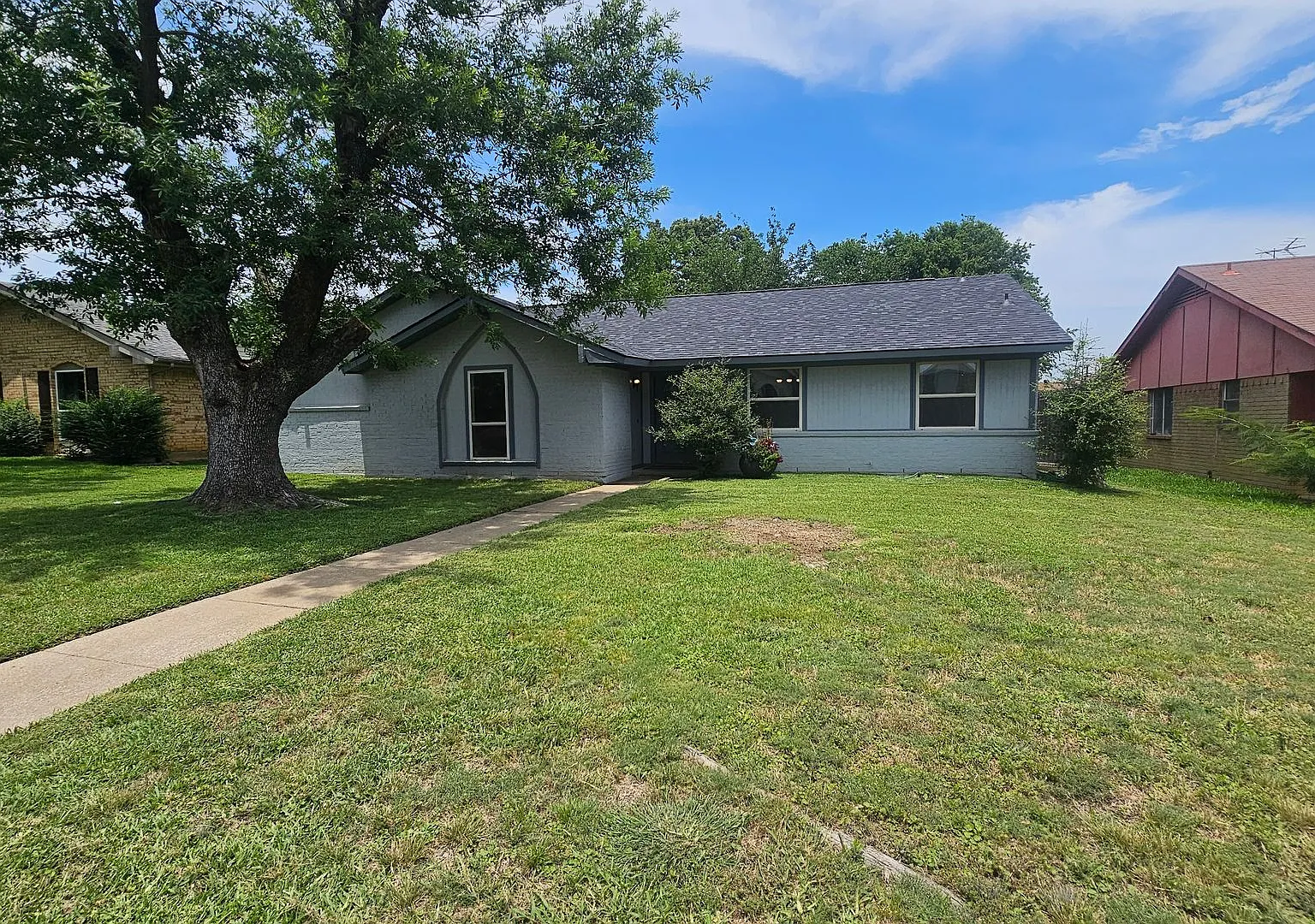 Beautifully updated ranch style home in Lewisville! — Photo 1