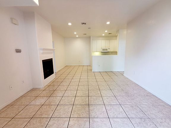 3rd image of 3540 Caminito El Rincon Unit 81