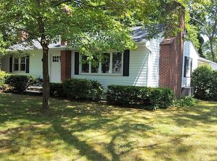 57 Ackerly Ln, Holbrook, NY 11741