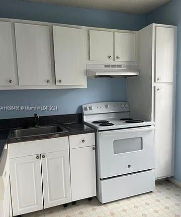 3rd image of 4013 N University Dr #C114