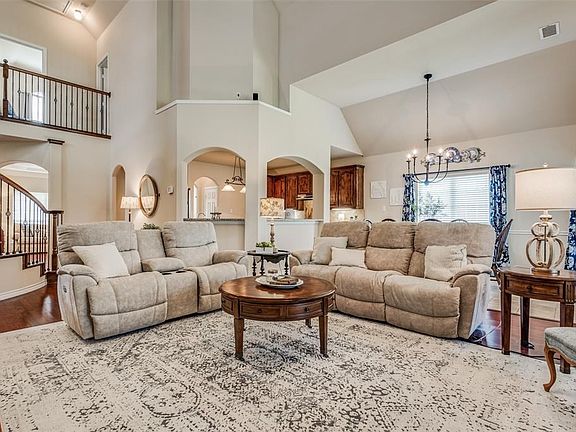3rd image of 5603 Creek Crossing Ln