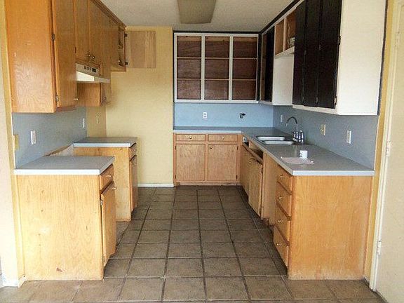 4th image of 9603 Belton Ave