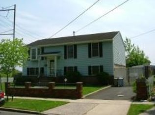 1038 Hussa St, Linden, NJ 07036