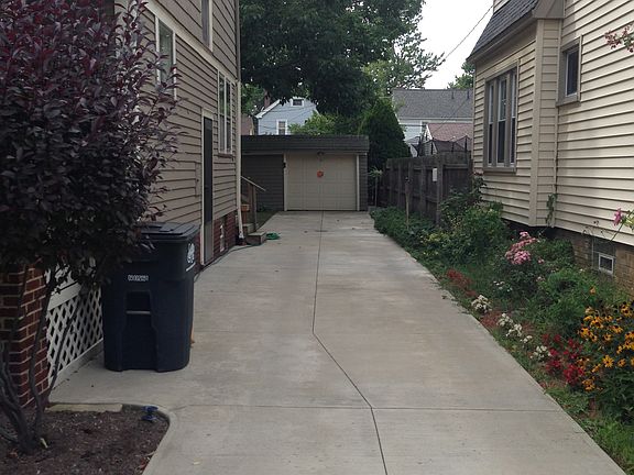 2nd image of 2204 Lakeland Ave