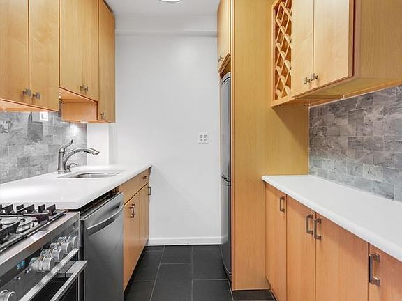 3rd image of 520 E 72nd St APT 9S