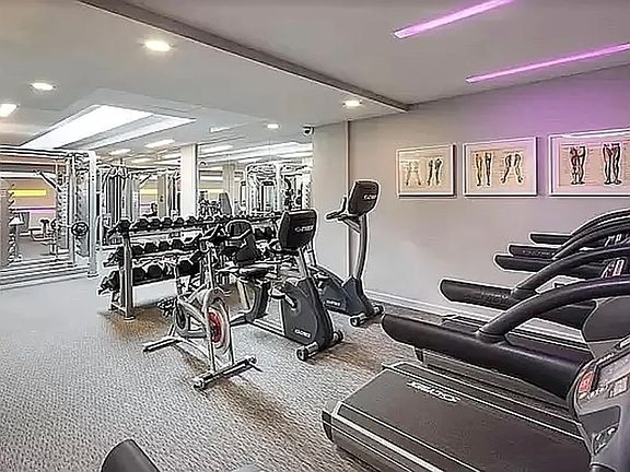 5th image of 306 W 48th St APT 26B