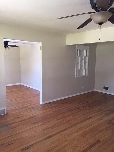 2nd image of 8533 Izard St