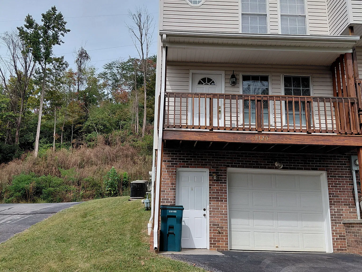 2 bed, 1.5 bath, $1,200 — Photo 1