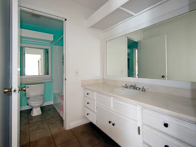 157 Stanford Ct — Photo 8