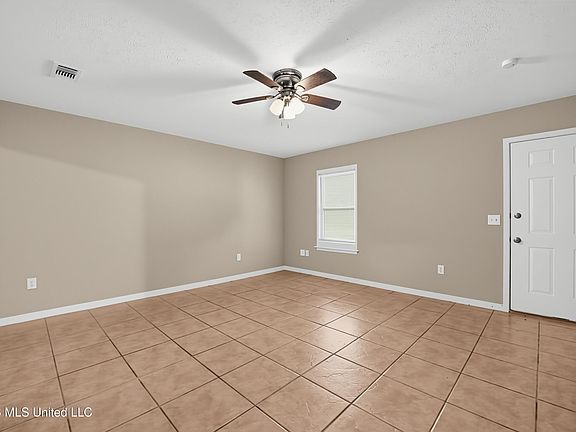 3rd image of 223 One Park Pl