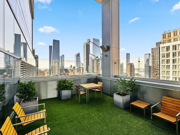 350 West 42nd Street image 11 of 11