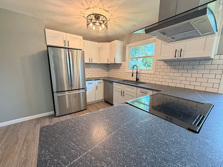 2538 Berwyck Rd SE — Photo 9