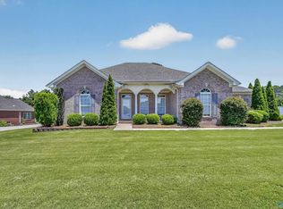 112 Fawn Ridge Dr, Decatur, AL 35603