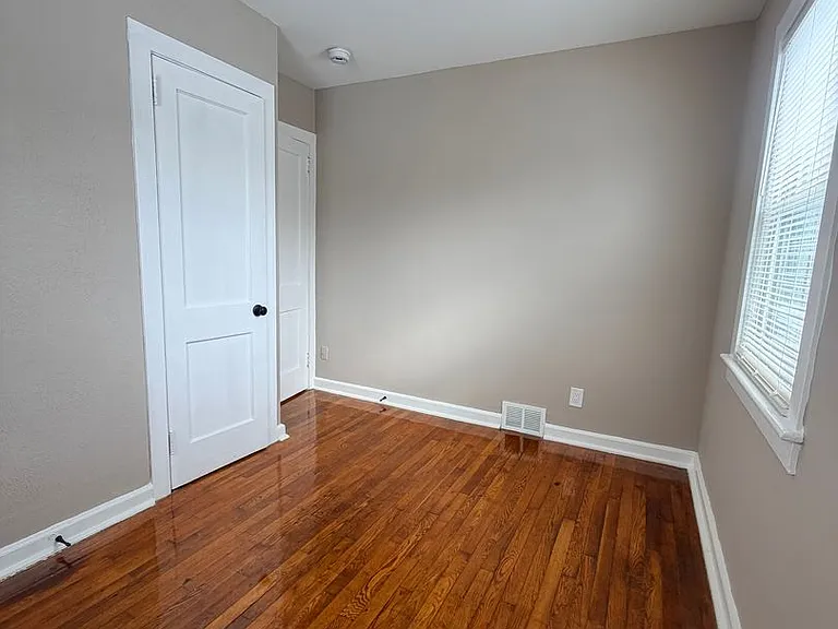 Modern Comfort Meets Everyday Convenience at Rock Street Gardens! — Photo 18