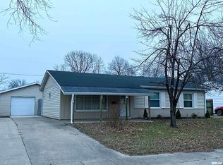 1616 Fairfield Dr, Springfield, IL 62702