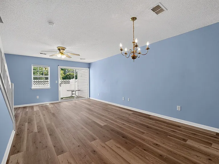 204 Butler Pl — Photo 11